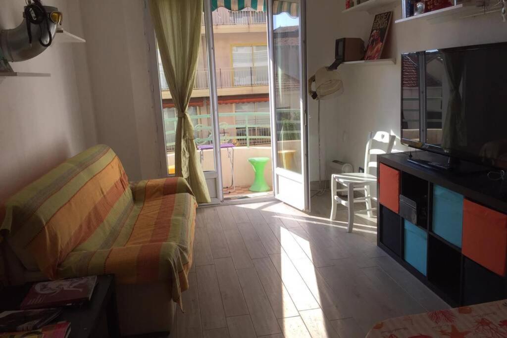 Grand F2 60Mq Centre Antibes, Proche Plages, Commerces, 2 Balcons, Parking, Train, Bus, Deco Vintage, Pet Friendly, Ideal Famille Ou 1-2 Couples Екстер'єр фото