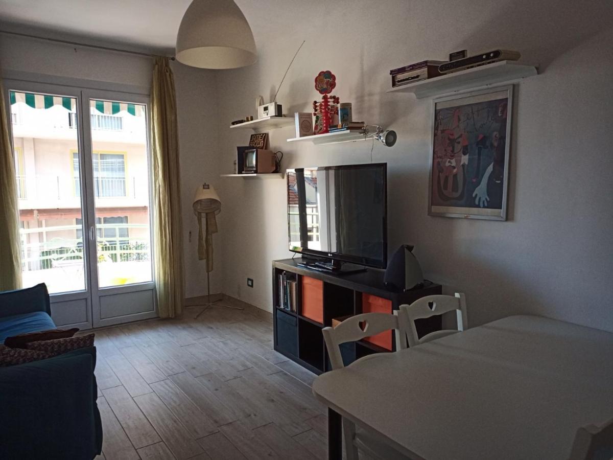 Grand F2 60Mq Centre Antibes, Proche Plages, Commerces, 2 Balcons, Parking, Train, Bus, Deco Vintage, Pet Friendly, Ideal Famille Ou 1-2 Couples Екстер'єр фото